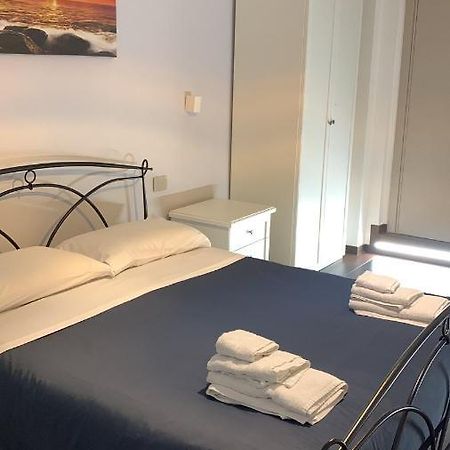 バーリ Unita D'Italia Bed & Breakfast エクステリア 写真